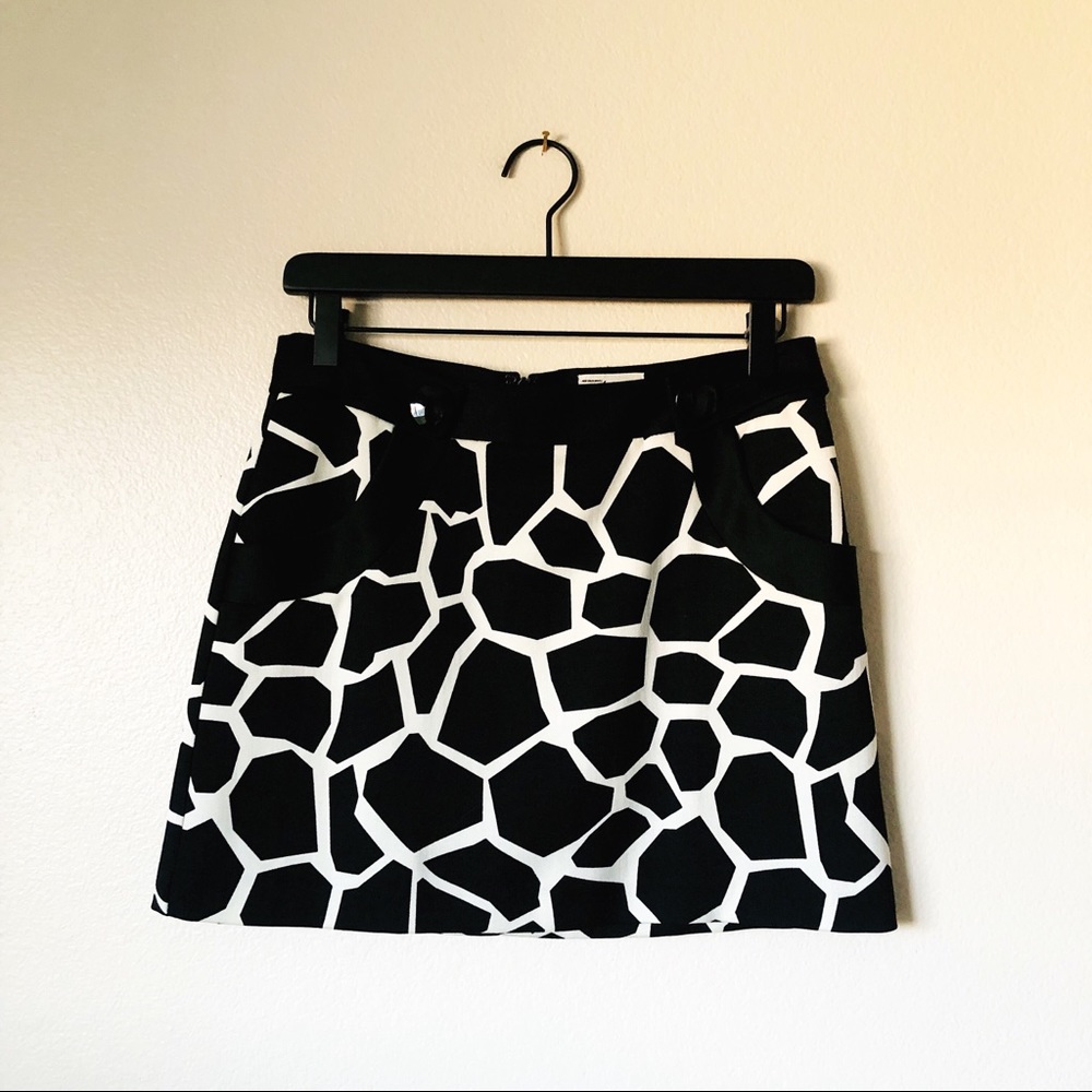 Milly 100% Wool mini skirt black and white animal